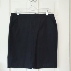 Gap skirt w/pockets!! black pinstripe
